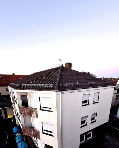 Londorfer Straße 18 – Seitenansicht des Gebäudes, Blick von der Straße